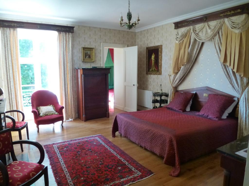 Chateau De La Voute Bed & Breakfast Troo Room photo